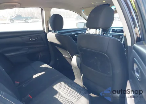 2016 Nissan Altima 2.5/2.5 S/2.5 Sl/2.5 Sr/2.5 Sv z USA, uszkodzony, nr VIN 1N4AL3AP0GN324724